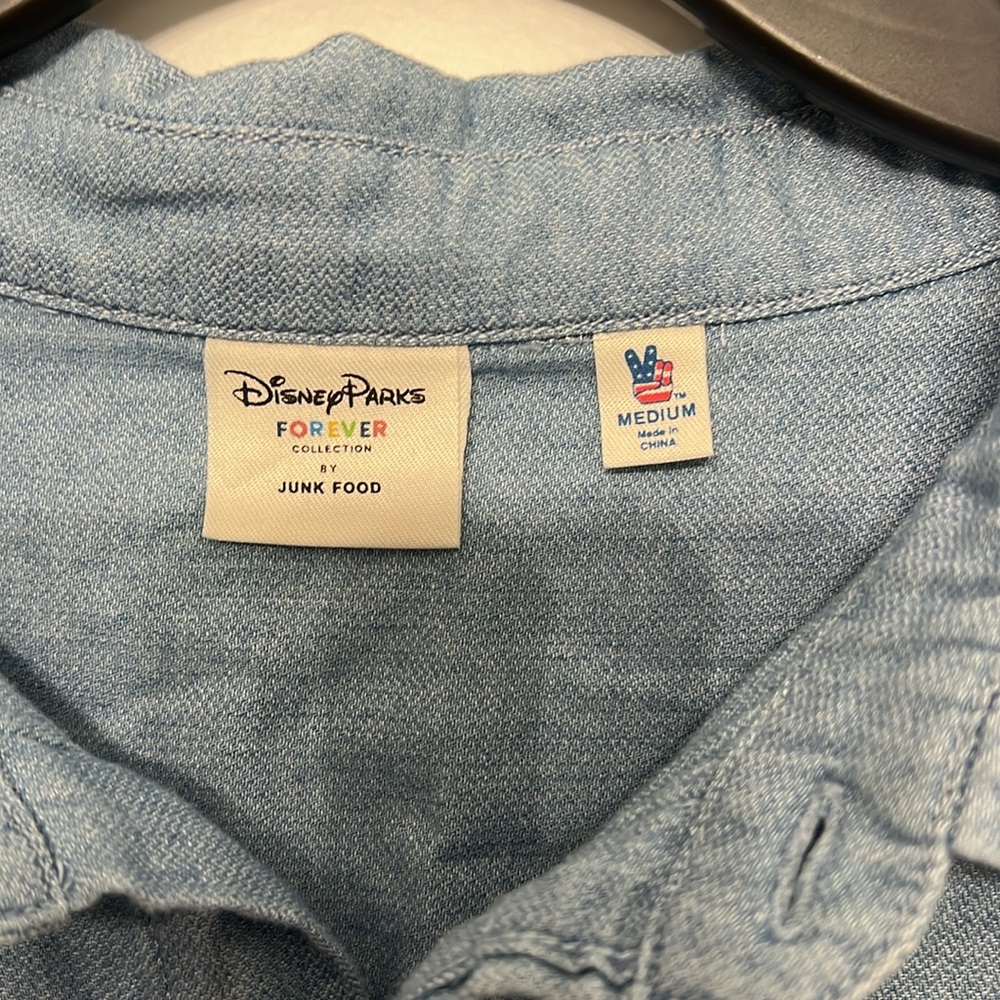 Disney Parks Forever Collection by Junk Food Women’s Pinocchio Button Up Size M - Picture 6 of 7